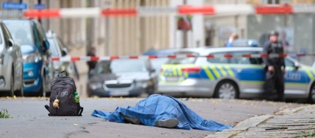 Ισόβια κάθειρξη για τον δράστη της δολοφονικής επίθεσης στη συναγωγή του Χάλε