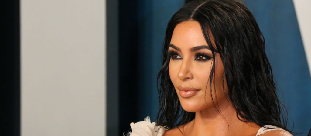 Kim Kardashian: Έγινε… Άγιος Βασίλης και μοιράζει χρήματα στα social media (φωτό)