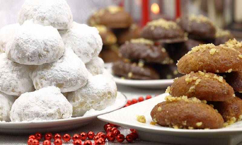 Χριστουγεννιάτικη «κόλαση» – Οι θερμίδες που έχουν τα μελομακάρονα, οι κουραμπιέδες και όλα τα γλυκά των γιορτών