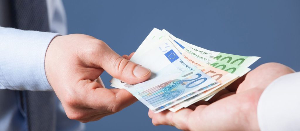 Υπεγράφη η απόφαση για καταβολή αποζημίωσης σε πρώην εργαζόμενους πιστωτικών ιδρυμάτων σε ειδική εκκαθάριση