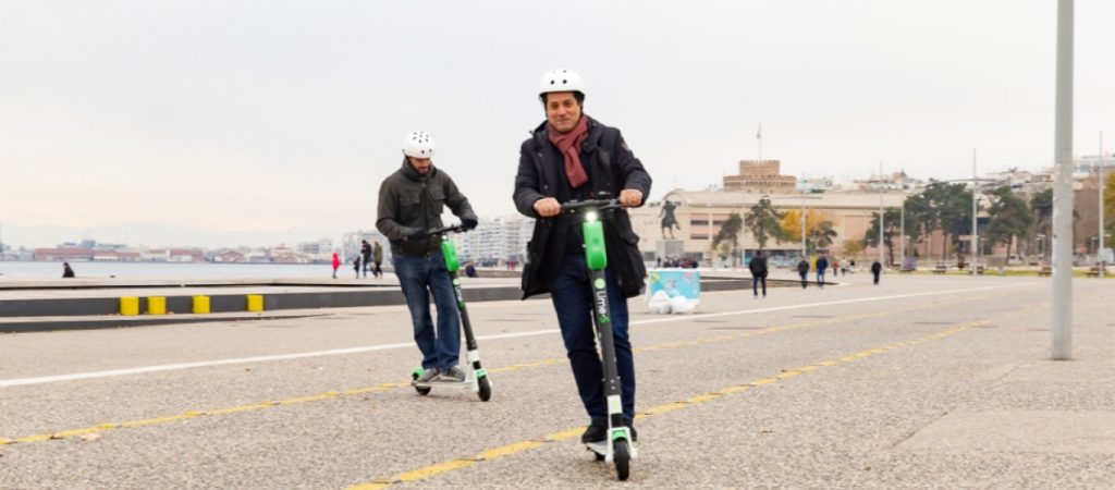 Νέοι κανόνες κυκλοφορίας για τα ηλεκτρικά πατίνια, τα rollers και τα skate boards – Πρόστιμα από 40-100€