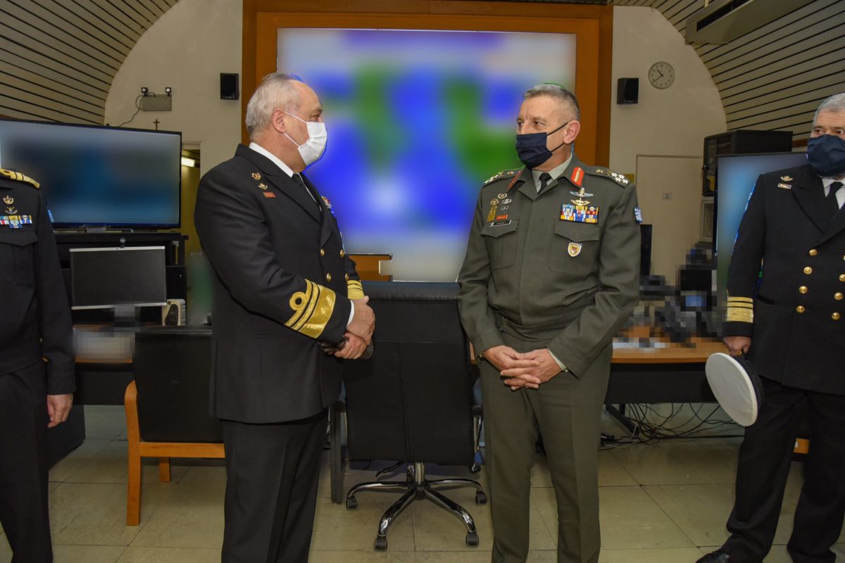 Α/ΓΕΕΘΑ Κ.Φλώρος: Ευχές στα στελέχη των Ενόπλων Δυνάμεων που βρίσκονται σε υπηρεσία (φώτο)