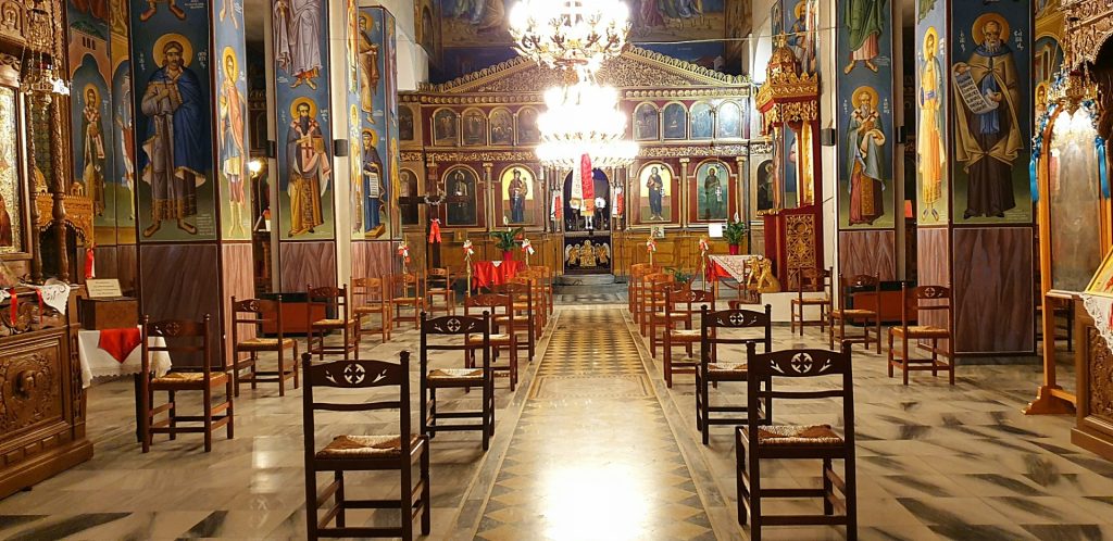 Απίστευτες σκηνές στις εκκλησίες – Οι ιερείς θα κάνουν… διαλογή των πιστών για την λειτουργία