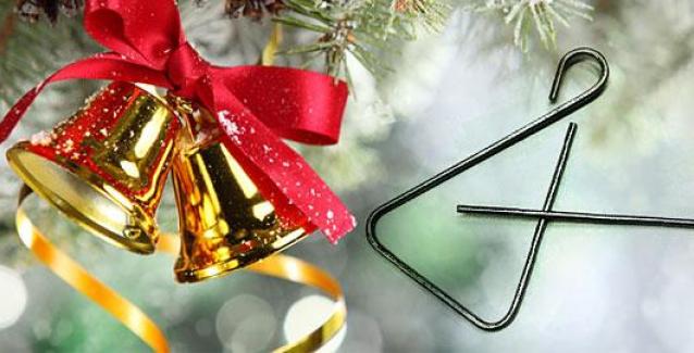 Θεσσαλονίκη: Φορτηγάκι παίζει τα κάλαντα από τα μεγάφωνα (βίντεο)