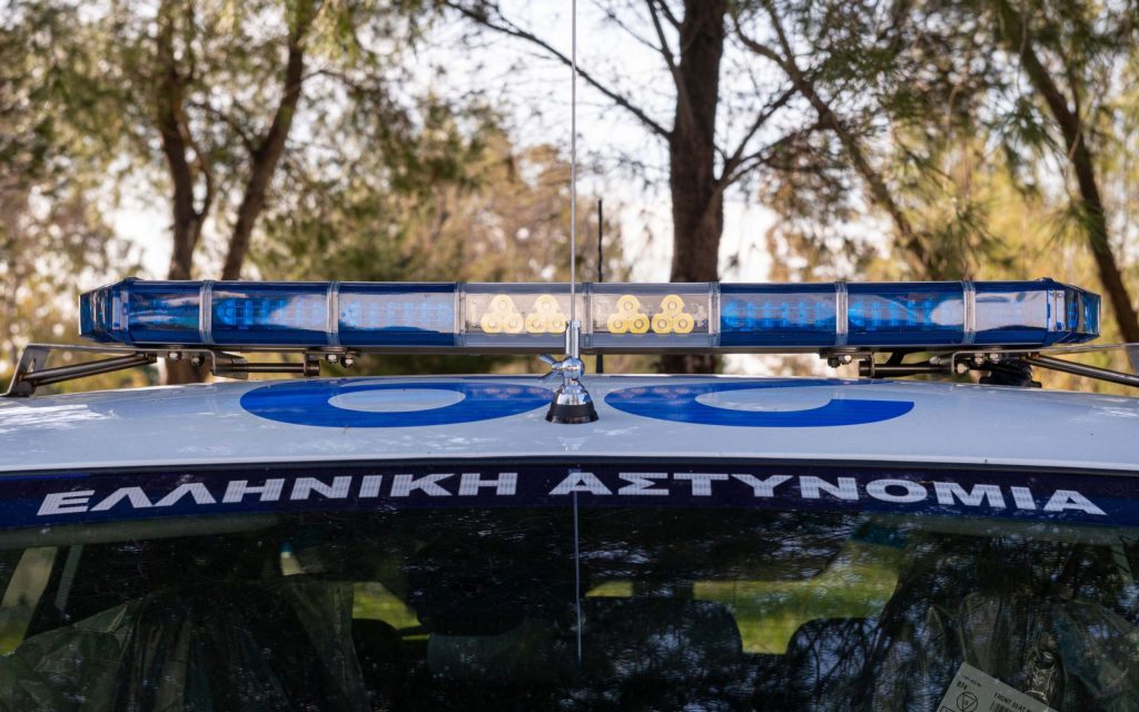 Ληστεία σε επιχείρηση στην Κόρινθο – Οι ιδιοκτήτες πυροβόλησαν στον αέρα με καραμπίνα