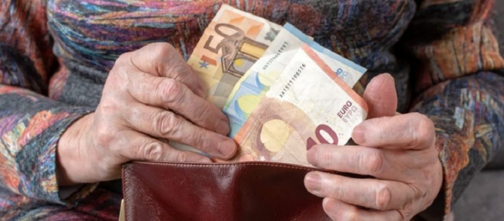 Tι αλλάζει σε μισθούς, συντάξεις και αναδρομικά από το νέο έτος;
