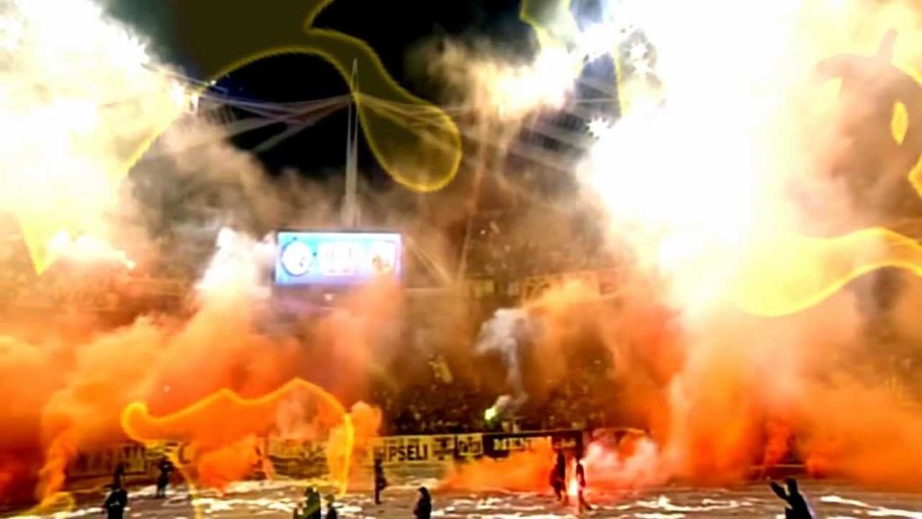 Ο Ν.Ζιώγαλας αποκαλύπτει πως το «μόνη ξανά δεν θα σ’ αφήσω» έγινε «ύμνος» για τους οπαδούς της ΑΕΚ (βίντεο)