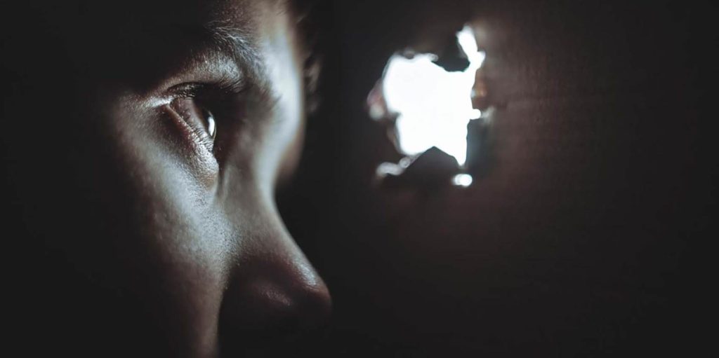 Γαλλία: Πατέρας κρατούσε επί μήνες νηστικό τον γιο στη σοφίτα