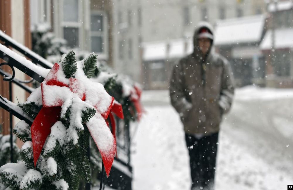 Η τραγική ιστορία που κρύβει το διάσημο τραγούδι White Christmas (βίντεο)