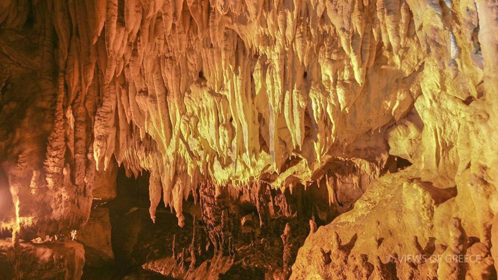 Καστοριά: To εντυπωσιακό σπήλαιο και ο μύθος με το δράκο