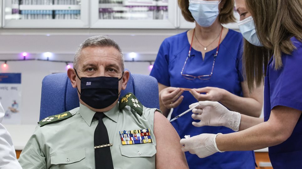 Το εμβόλιο κατά του κορωνοϊού έκανε ο Α/ΓΕΕΘΑ Φλώρος (φωτο)