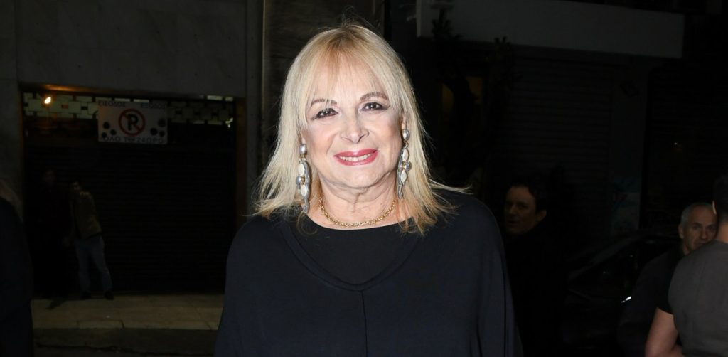 Σπάνιο υλικό από τον πρώτο γάμο της Α.Φόνσου το 1962 – Κουμπάρα ήταν η Α.Βουγιουκλάκη (φώτο)