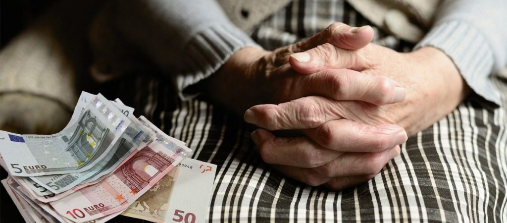 Σε 3 κύματα οι αυξήσεις και τα αναδρομικά των συντάξεων – Δείτε τα ποσά που θα εισπραχθούν