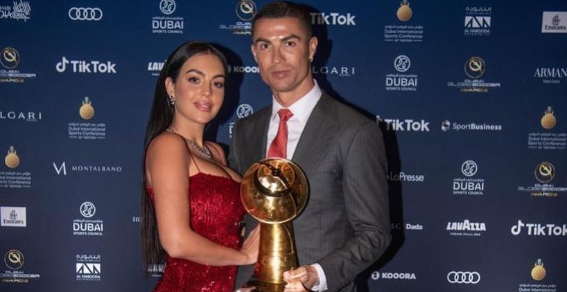 Κ.Ρονάλντο: Επισκέφτηκε το Nammos στο Ντουμπάι – Με αποκαλυπτικό φόρεμα η Τ.Ροντρίγκεζ (φώτο-βίντεο)