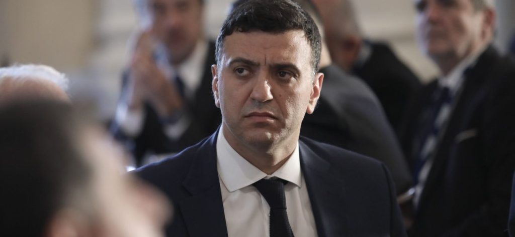 Β.Κικίλιας: «Δεν έγινε και κάτι που προσπέρασαν τους υγειονομικούς  κάποιοι υπουργοί στον εμβολιασμό»