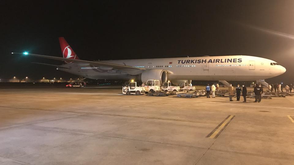 Έφτασαν στην Τουρκία οι πρώτες 3 εκατ. δόσεις του κινεζικού εμβολίου Sinovac