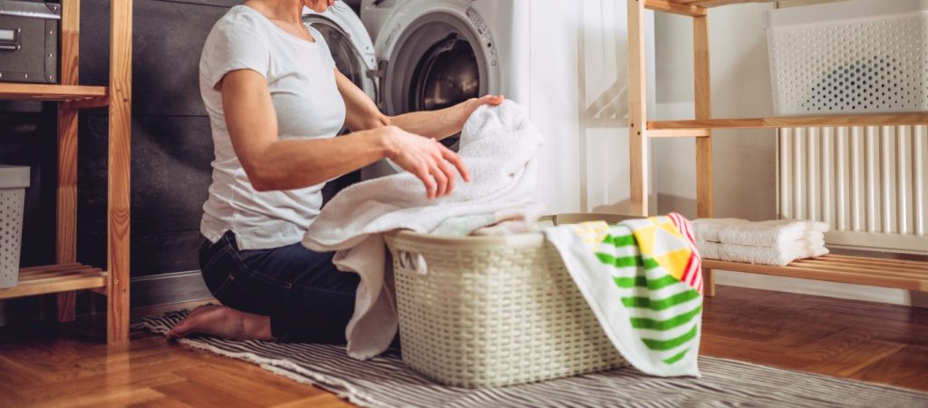 Αυτά είναι τα πέντε συχνότερα λάθη που καταστρέφουν τα ρούχα μας