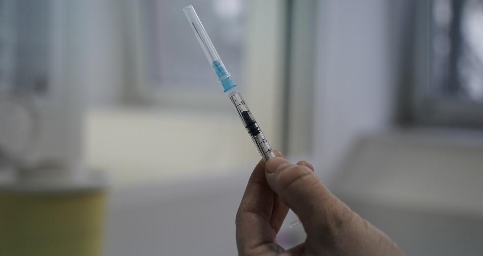 Πώς το Ισραήλ κατάφερε να βγει «νικητής» στη «μάχη» των εμβολιασμών κατά του κορωνοϊού