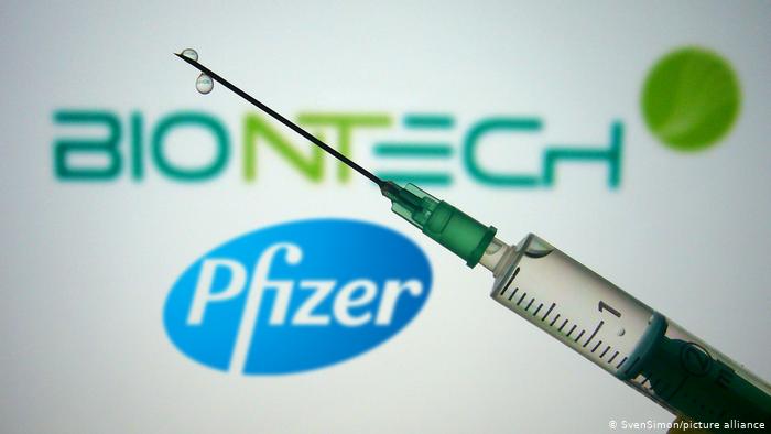 Η BioNTech προειδοποιεί για κενά στις παραδόσεις του εμβολίου