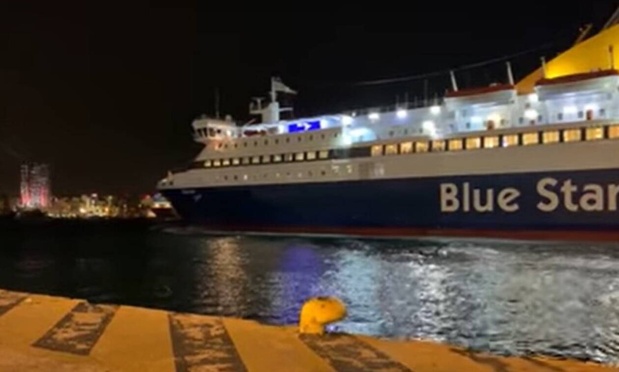 Δείτε πως υποδέχθηκε ο Πειραιάς το πρώτο πλοίο της νέας χρονιάς (βίντεο)