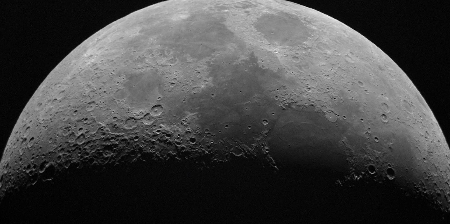 Ρωσία: Θα στείλει επανδρωμένο διαστημόπλοιο για να πετάξει γύρω από τη Σελήνη το 2028