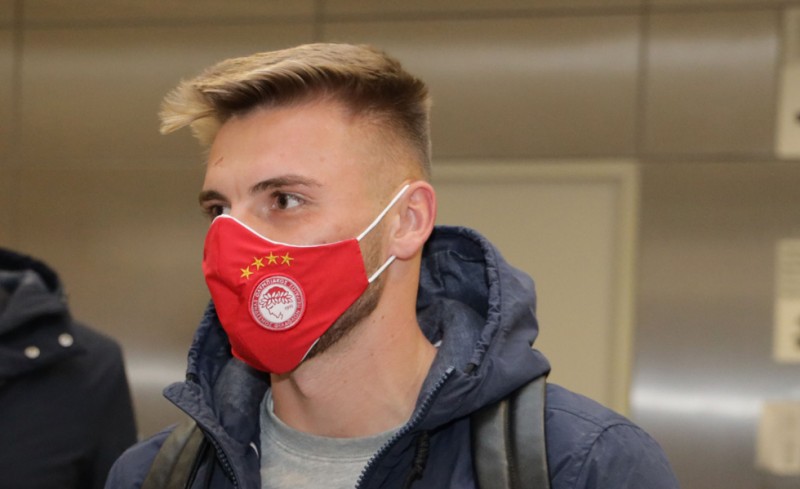 Ολυμπιακός: Έφτασε στην Αθήνα ο Ρέαμπτσιουκ – Πότε υπογράφει