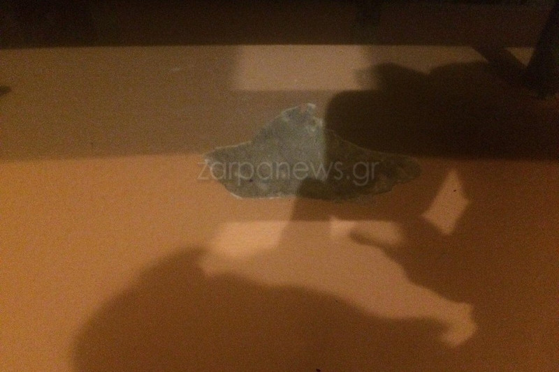 Χανιά: Σφαίρα «χτύπησε» μπαλκόνι – Παραλίγο τραγωδία (φώτο)