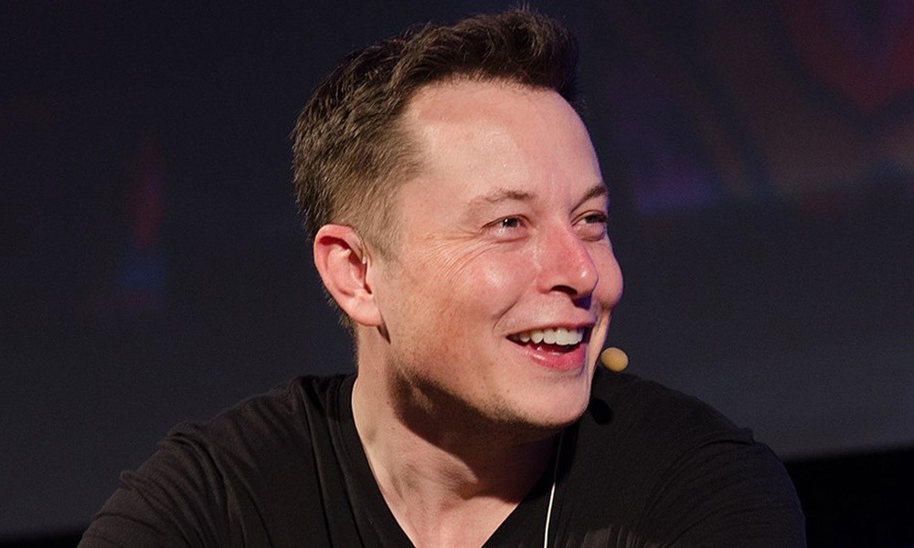 Elon Musk: «Τα Tesla… αφήνουν και ‘αέρια’ αν θέλετε»