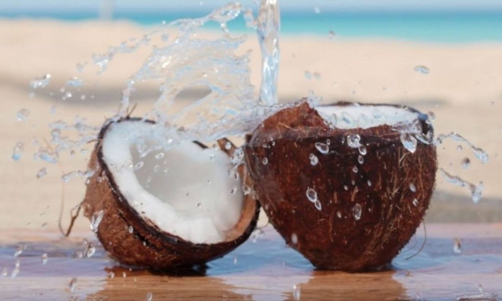 Νερό καρύδας: Αυτά είναι τα  οκτώ οφέλη στη διατροφή
