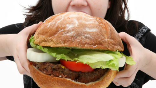 Αυτά είναι τα 5 βασικότερα αίτια της λαιμαργίας σου