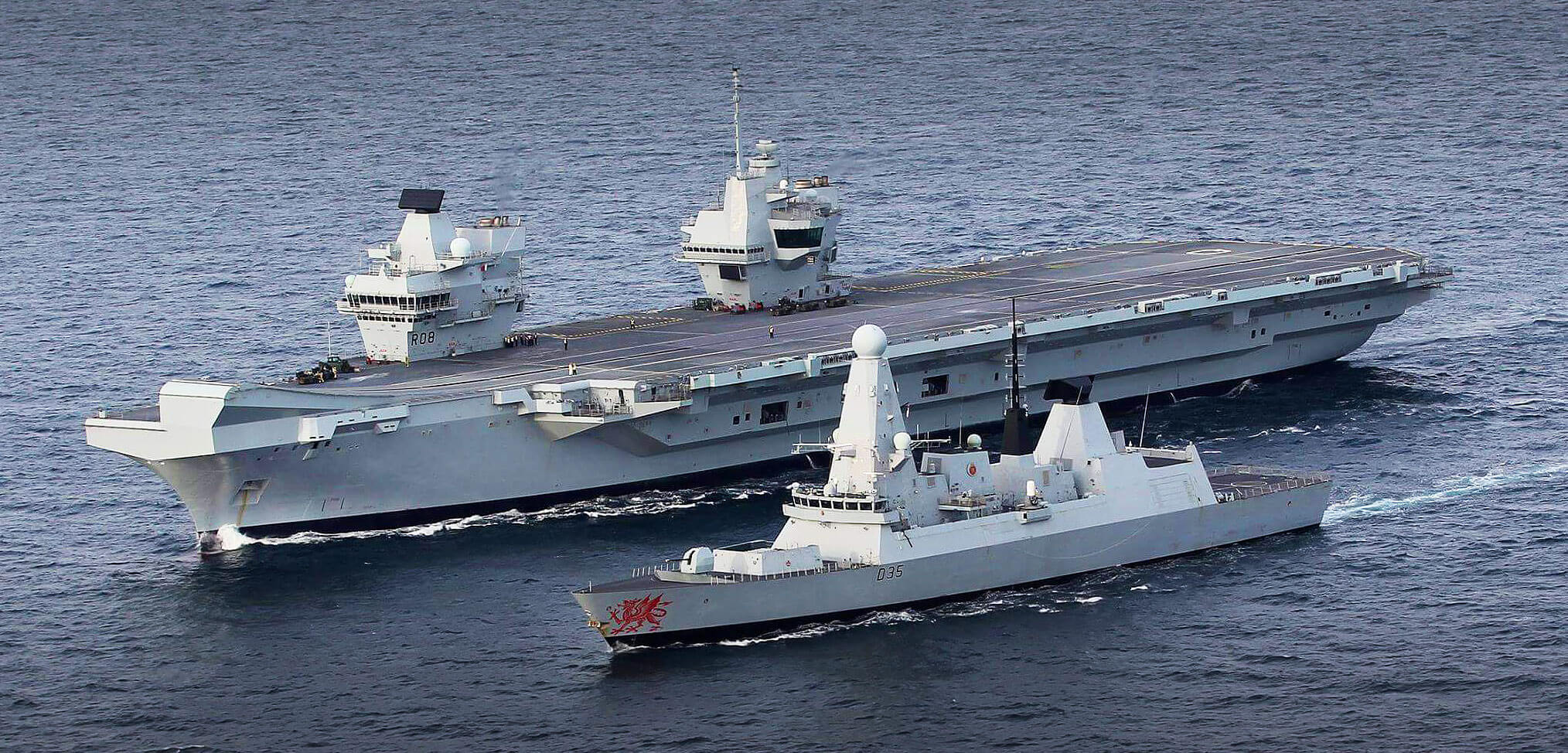 Επίδειξη εθνικής ανεξαρτησίας από την Βρετανία στην Μάγχη – Έστειλε 4 πολεμικά πλοία ανήμερα του Brexit