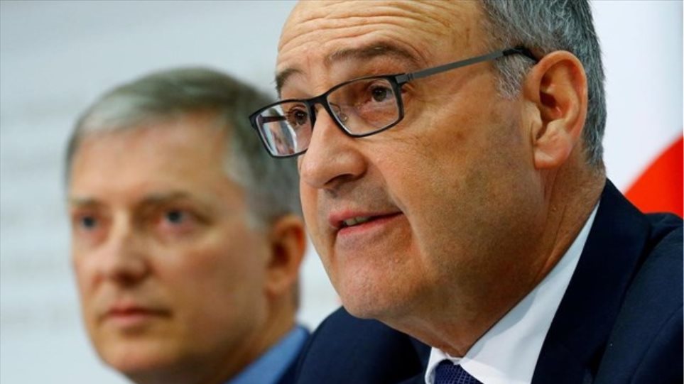 Πρόεδρος Ελβετίας: «Κάναμε λάθη διαχείρισης – Προσπαθούμε να ισορροπήσουμε μεταξύ υγείας και οικονομίας»