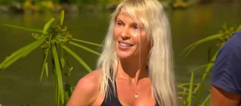 Survivor: «Άναψε φωτιές»  στην παραλία των Μαχητών η Α.Ιγγλέζου (βίντεο)