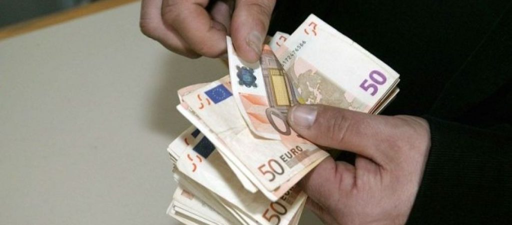 Αυτές είναι οι αυξήσεις μισθών που θα δουν από τον Ιανουάριο οι εργαζόμενοι του ιδιωτικού τομέα