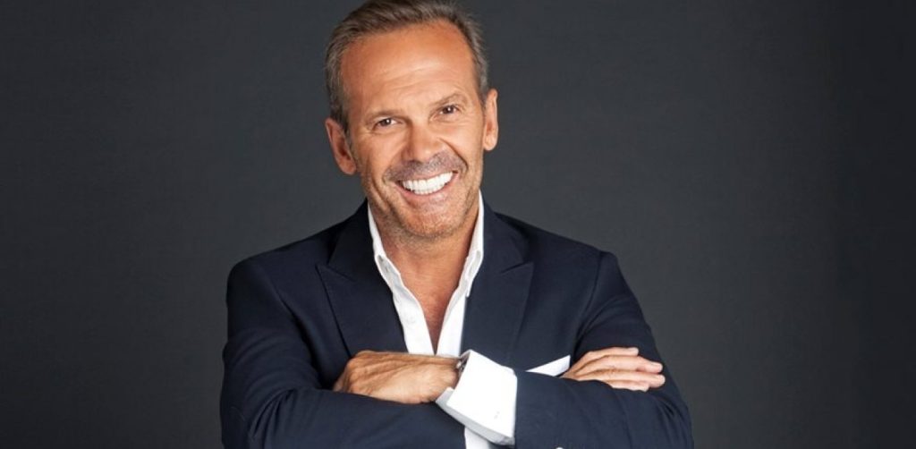 Ο Πέτρος Κωστόπουλος επιμένει για το Ντουμπάι – «Δεν πήγα με δικά μου χρήματα ήταν όλα πληρωμένα» (βίντεο)