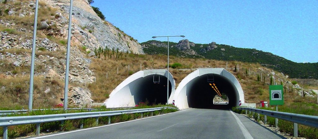 Κλείνουν την Εγνατία Οδό οι μικροπωλητές λαϊκών αγορών