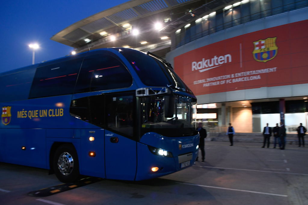 Κατάντια για την Μπαρτσελόνα: Πήγε με το λεωφορείο στην Ουέσκα για να γλυτώσει χρήματα (φώτο)