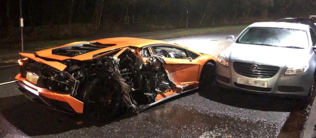 Σφοδρή σύγκρουση ποδοσφαιριστή της Premier League – Καταστράφηκε η Lamborghini 400.000 δολαρίων (φώτο)