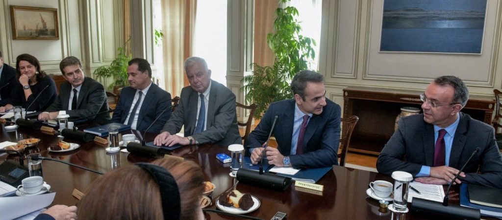 Ανασχηματισμός: Οι λόγοι που «φωνάζει» πρόωρες εκλογές μέσα στο 2021