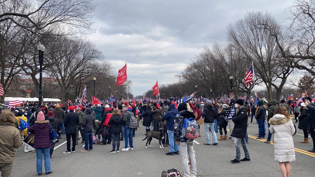 Ουάσιγκτον: Νέο βίντεο από την έφοδο χιλιάδων πολιτών στο Καπιτώλιο