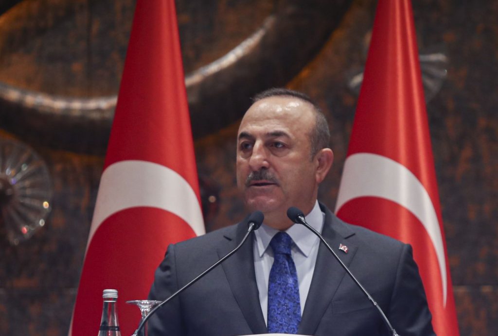 Ο Μ.Τσαβούσογλου ρίχνει «γέφυρες» φιλίας στην Γαλλία: «Αν θέλετε και εσείς θα βρούμε λύση»