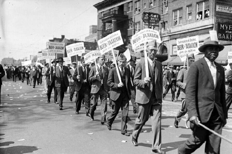 Παρέλαση για τη φορολόγηση της μπύρας: Όταν 150.000 άνθρωποι διαδήλωσαν για να φορολογηθούν