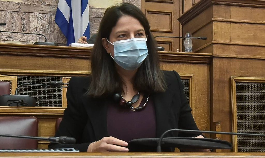 Το Twitter για το κυβερνητικό «αλαλούμ» με τα σχολεία: Ν.Κεραμέως σε ρόλο προέδρου Εδεσσαϊκού (βίντεο)