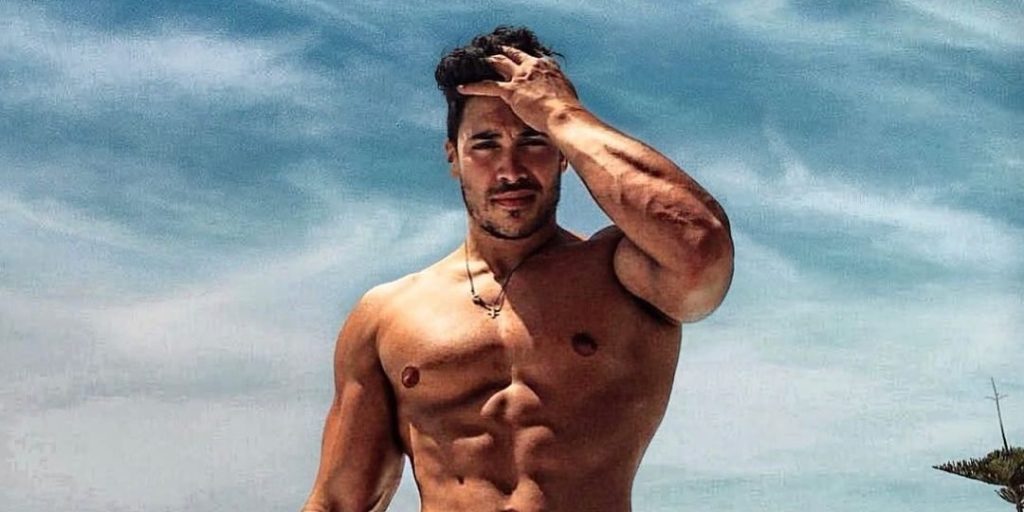 Survivor – Ο Τ.Ζαχαράτος μιμείται τον Γ.Ασημακόπουλο και… τους κοιλιακούς του (βίντεο)