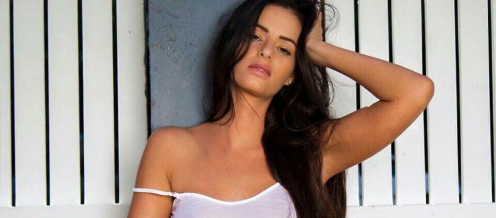 Οι καμπύλες της Jaylene Cook ανεβάζουν την… θερμοκρασία στα ύψη (φώτο)