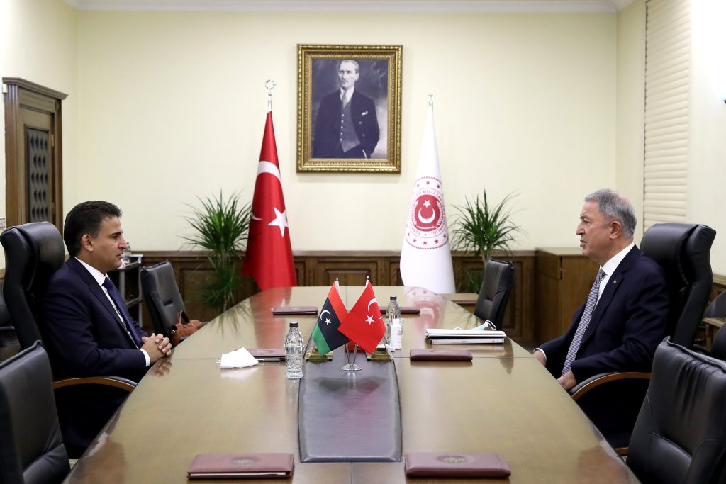 Χ.Ακάρ: Συναντήθηκε με τον Λίβυο ΥΠΑΜ (φώτο)