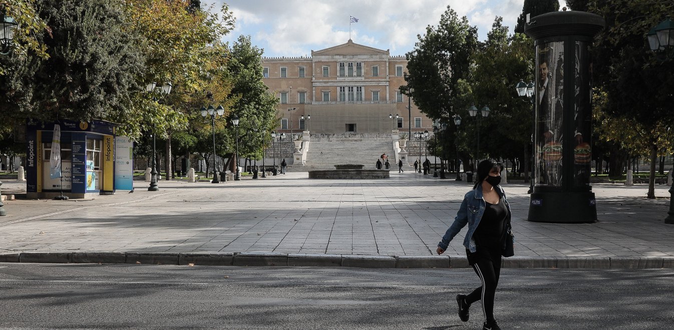 Τα «κρούσματα των εορτών» θα κρίνουν τη διάρκεια του lockdown