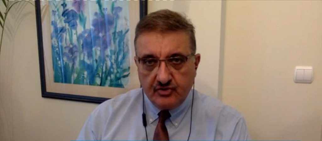 «Παίζουν την κολοκυθιά» με τις ζωές μας: «Να μην ανοίξουν τα σχολεία, να ανοίξει το λιανεμπόριο» λέει ο Α.Εξαδάκτυλος