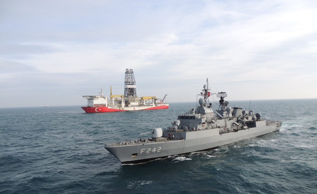 Τουρκικό ΥΠΑΜ: «Οι κατακτητές της Μαύρης Θάλασσας είναι μαζί» (φώτο)