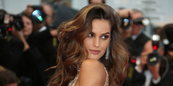 Ιζαμπέλ Γκουλάρτ: H «πίσω όψη» της θα σου «πάρει» το μυαλό (φωτο)